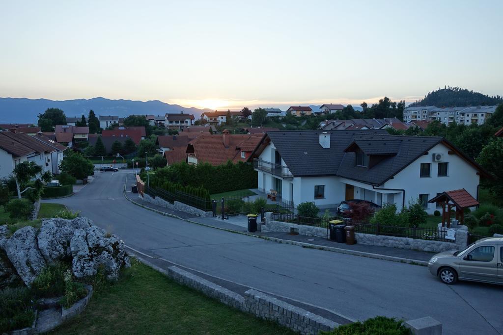 Apartment Beks Postojna Buitenkant foto