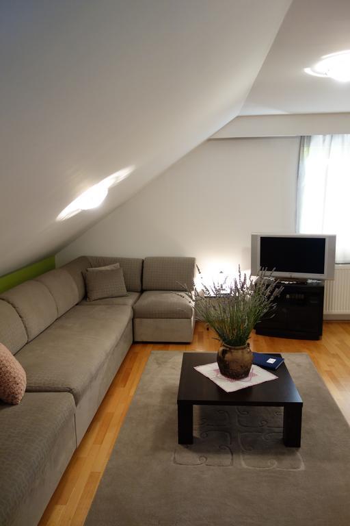 Apartment Beks Postojna Buitenkant foto