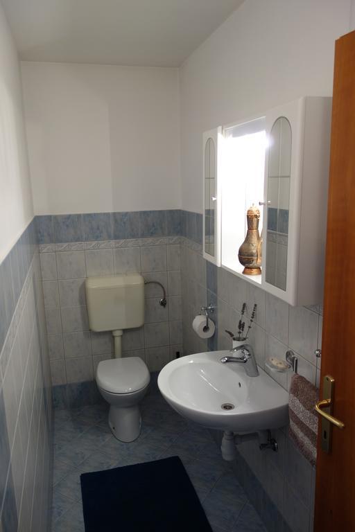 Apartment Beks Postojna Buitenkant foto