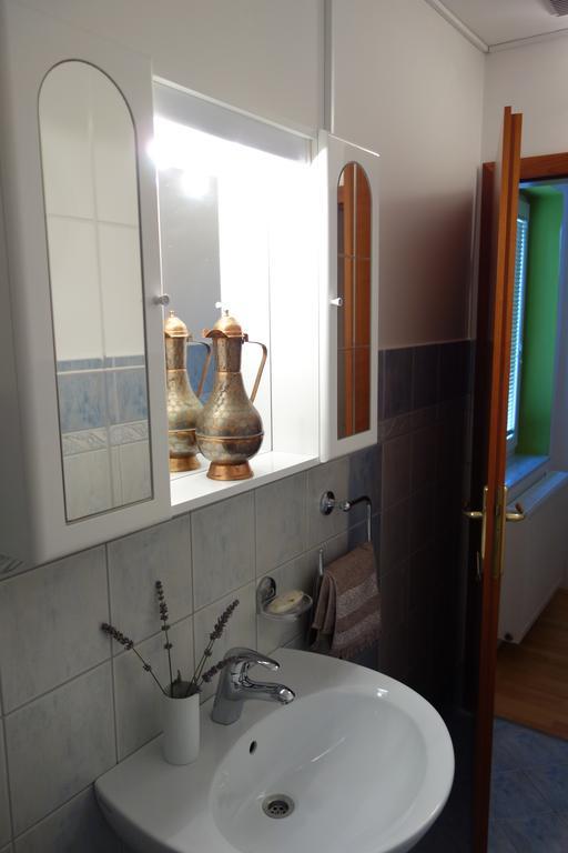 Apartment Beks Postojna Buitenkant foto