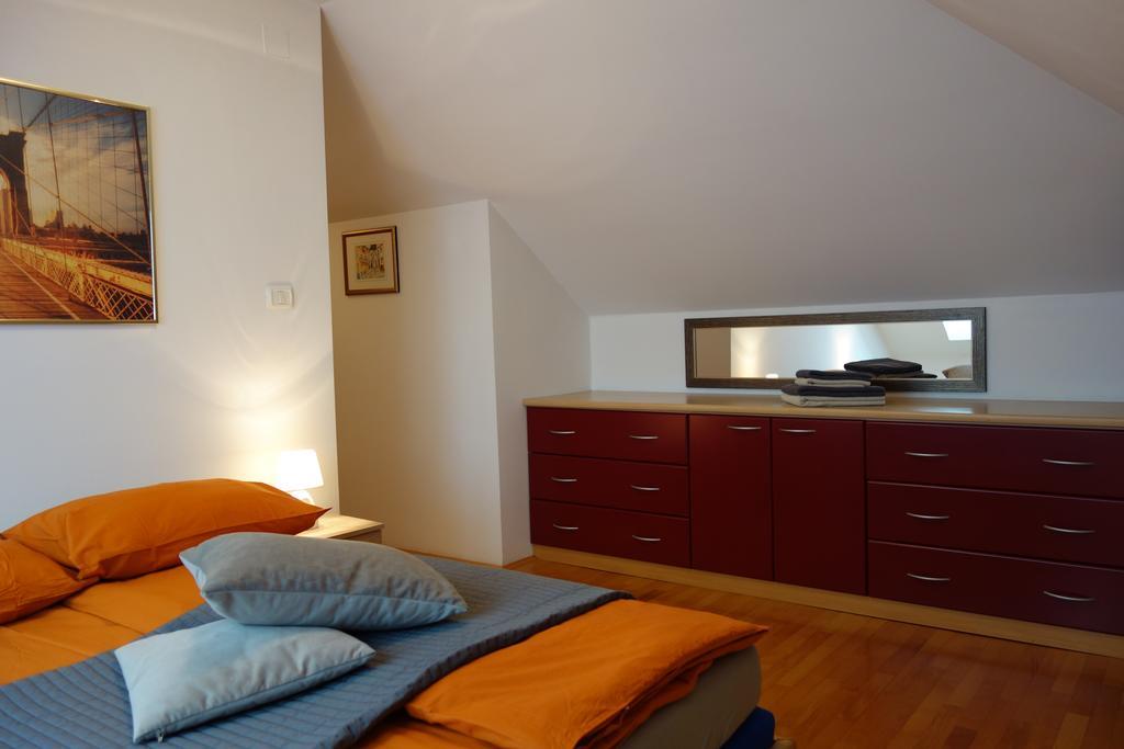 Apartment Beks Postojna Buitenkant foto