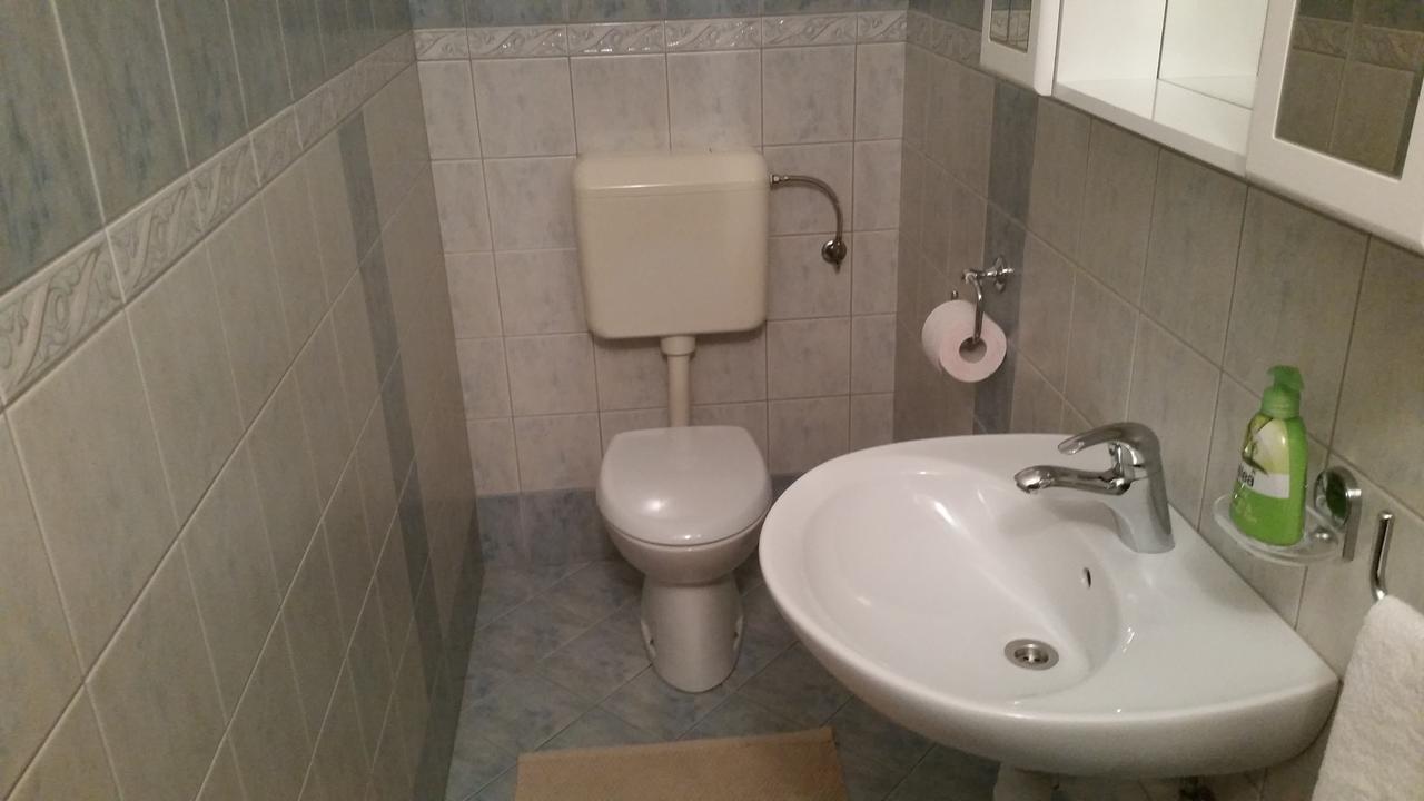 Apartment Beks Postojna Buitenkant foto